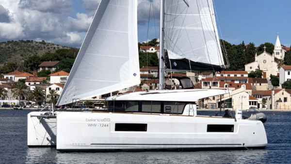 YachtABC - Balance 69 - Croatia - Lagoon 40 - 4 + 1 cab.